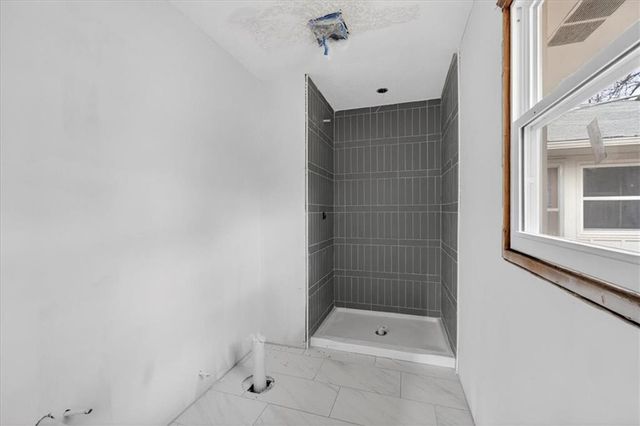 1220 N Leeview Circle, Olathe, KS 66061