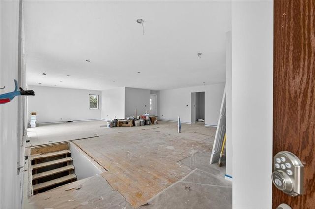 1220 N Leeview Circle, Olathe, KS 66061