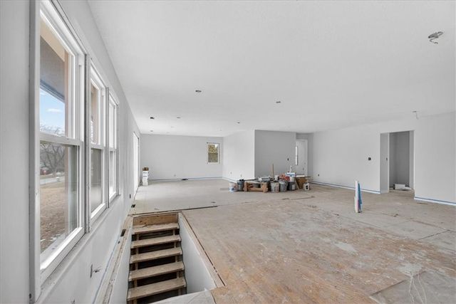 1220 N Leeview Circle, Olathe, KS 66061