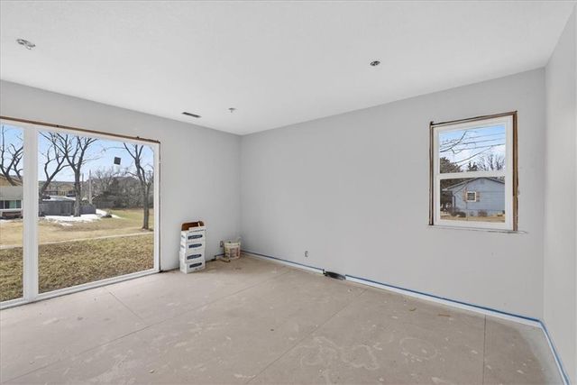 1220 N Leeview Circle, Olathe, KS 66061