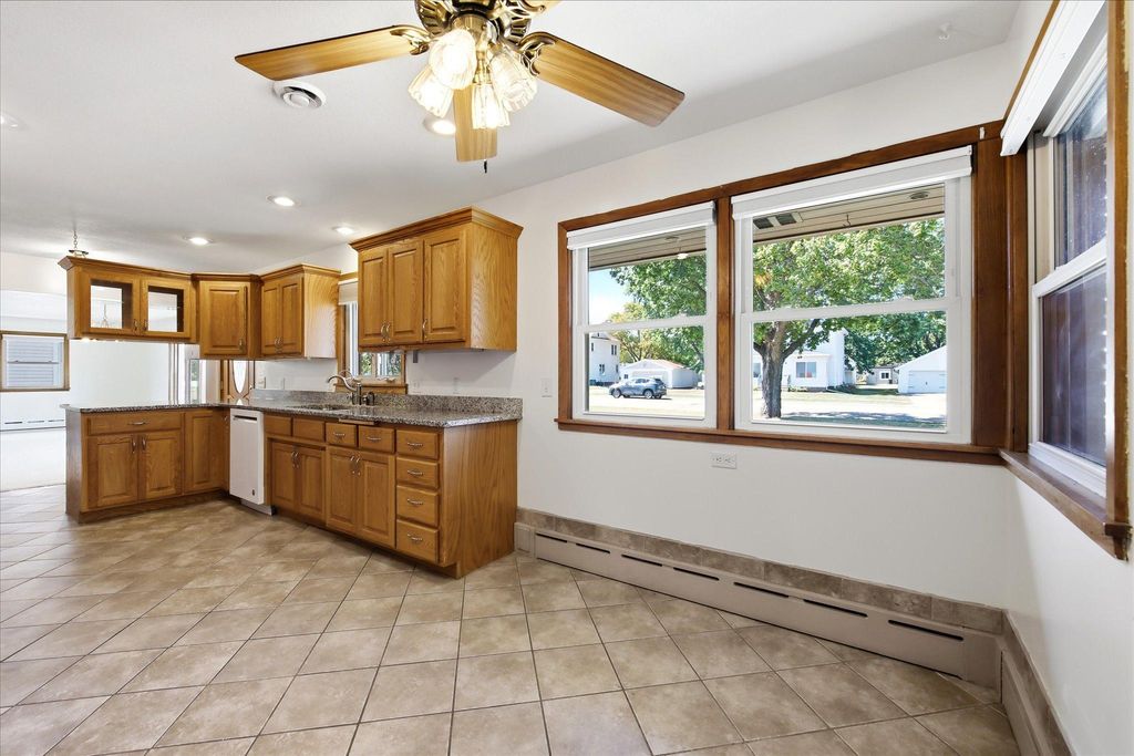 119 S Walnut Street, Belle Plaine, MN 56011 — photo 3