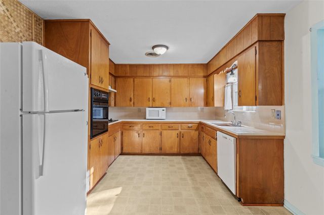 1513 21st Street N, Texas City, TX 77590