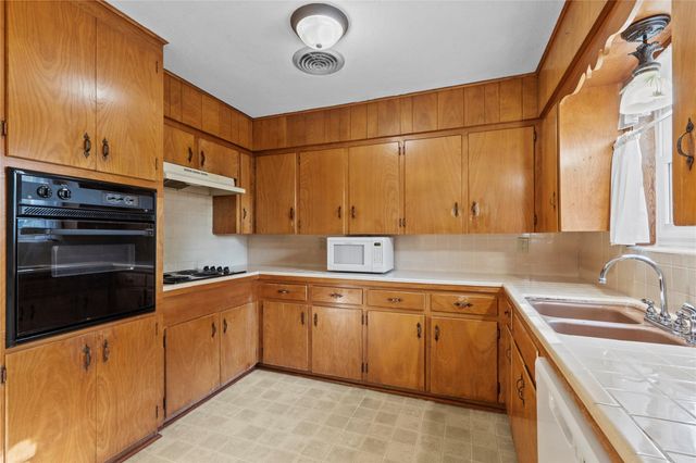 1513 21st Street N, Texas City, TX 77590