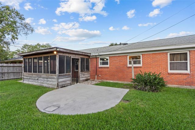 1513 21st Street N, Texas City, TX 77590