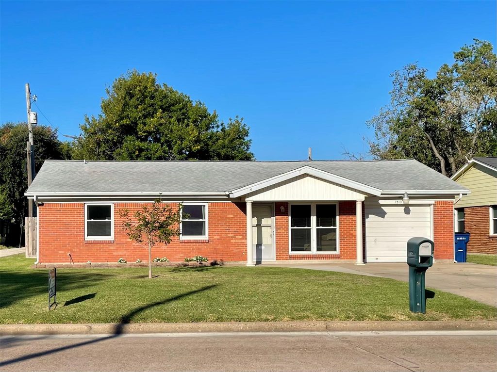 1513 21st Street N, Texas City, TX 77590