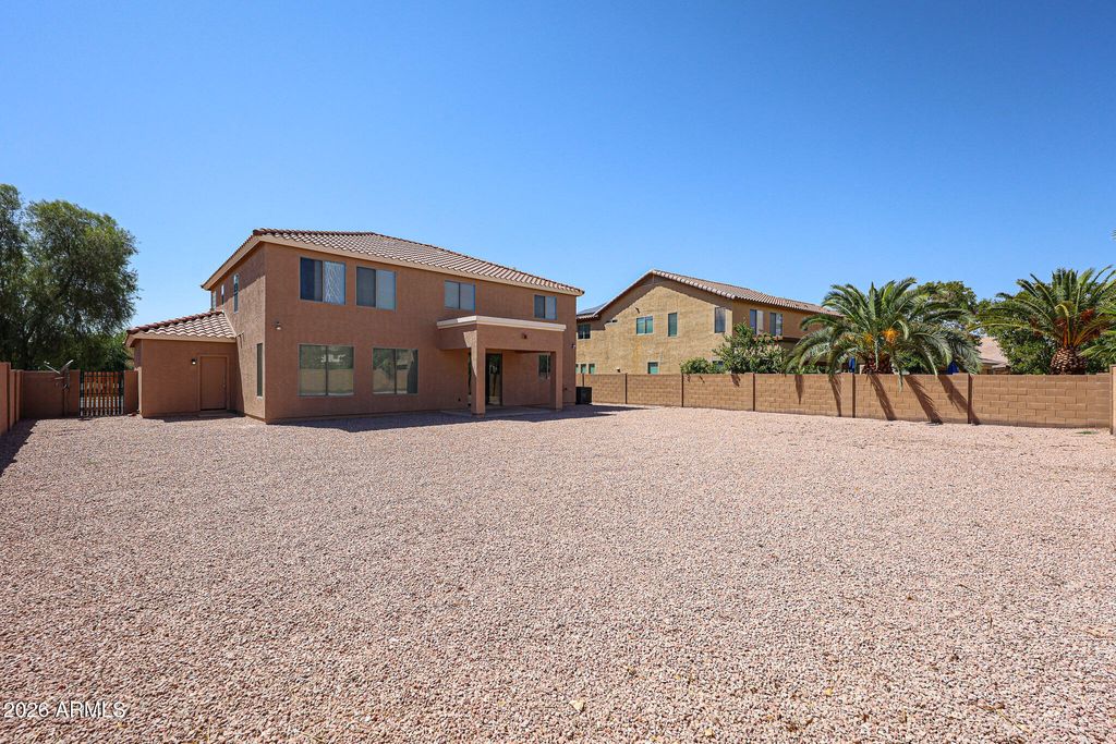 18429 N STONEGATE Road, Maricopa, AZ 85138 — photo 2