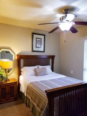 1128 Airline Drive, Grapevine, TX 76051