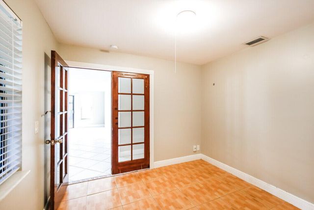 11235 NW 43rd Place, Coral Springs, FL 33065