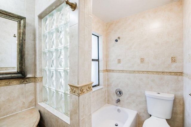 11235 NW 43rd Place, Coral Springs, FL 33065