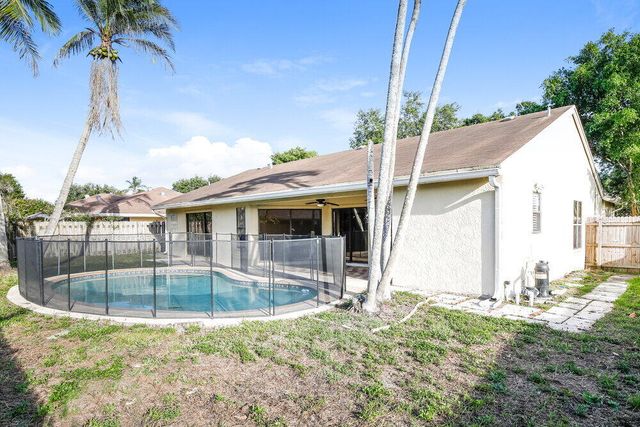 11235 NW 43rd Place, Coral Springs, FL 33065
