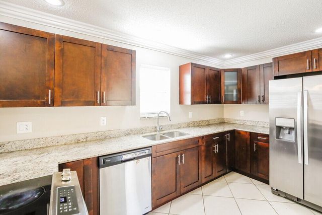 11235 NW 43rd Place, Coral Springs, FL 33065