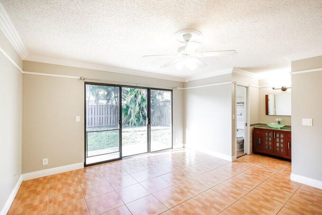 11235 NW 43rd Place, Coral Springs, FL 33065