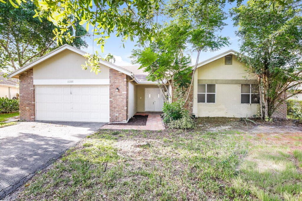 11235 NW 43rd Place, Coral Springs, FL 33065
