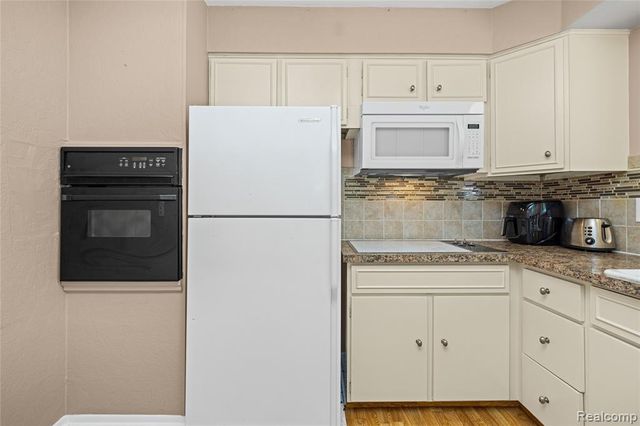 14743 Newburgh Road, Livonia, MI 48154