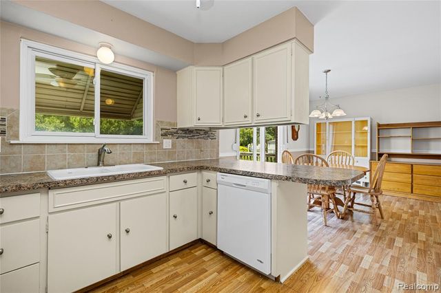 14743 Newburgh Road, Livonia, MI 48154