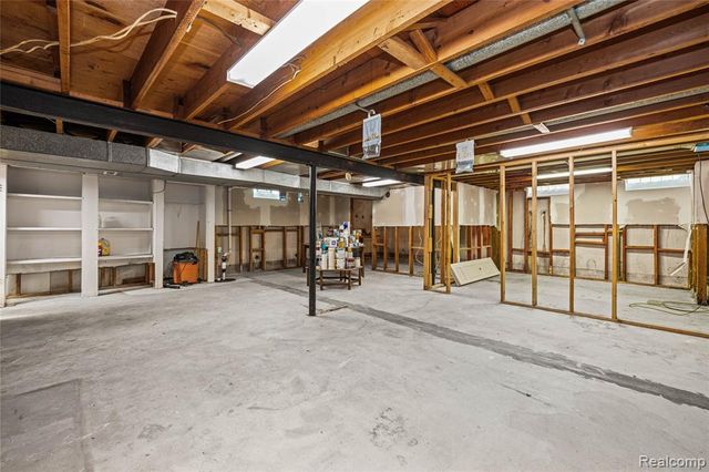 14743 Newburgh Road, Livonia, MI 48154