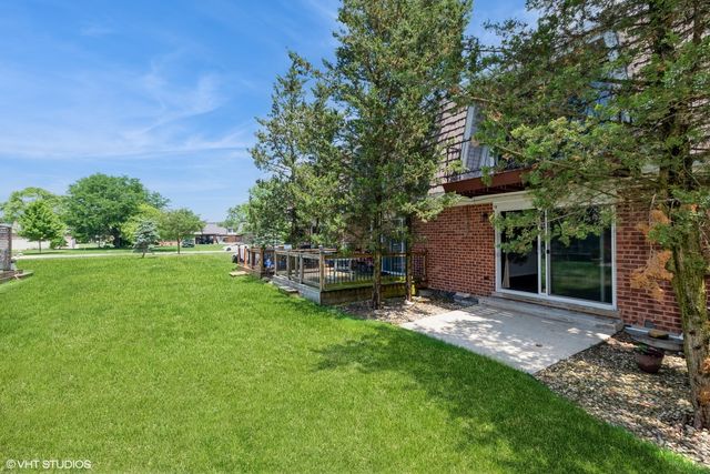 19 Cour Saint Tropez Court 19, Palos Hills, IL 60465