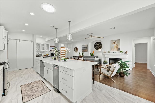 9205 Walsall CV, Austin, TX 78749
