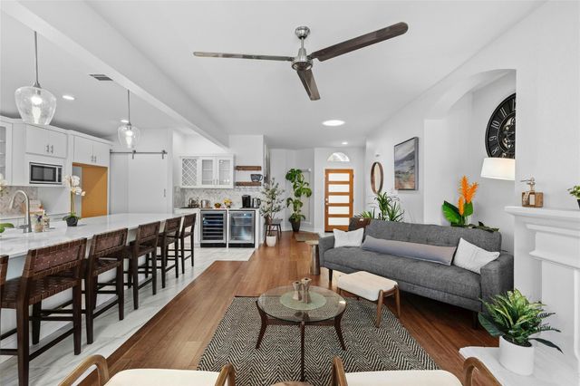 9205 Walsall CV, Austin, TX 78749