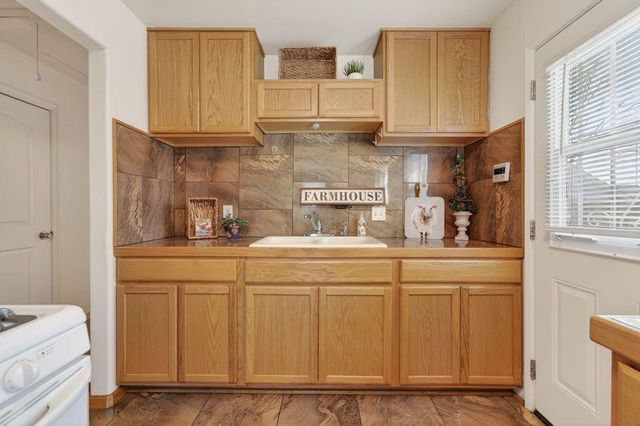 105 Yosemite St, Roseville, CA 95678