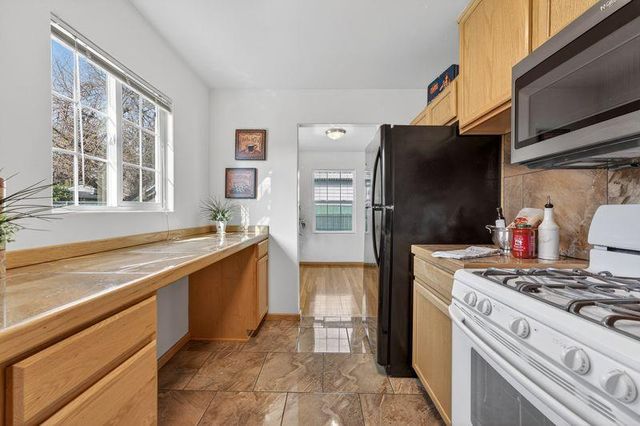 105 Yosemite St, Roseville, CA 95678