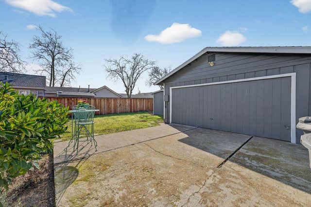 105 Yosemite St, Roseville, CA 95678