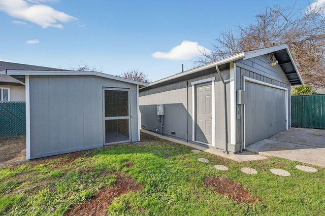 105 Yosemite St, Roseville, CA 95678