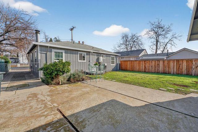 105 Yosemite St, Roseville, CA 95678