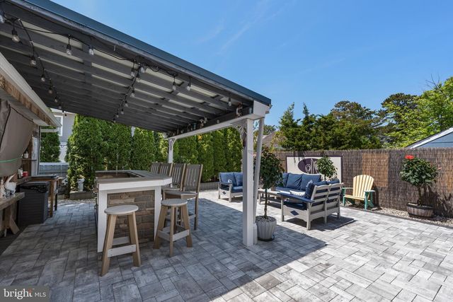 326 S 2ND ST, Surf City, NJ 08008