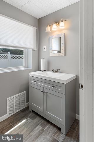 326 S 2ND ST, Surf City, NJ 08008