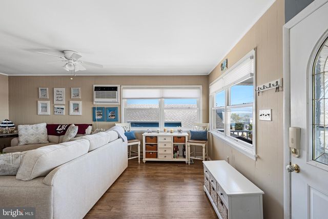 326 S 2ND ST, Surf City, NJ 08008