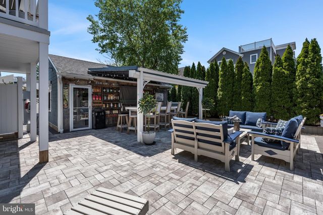 326 S 2ND ST, Surf City, NJ 08008