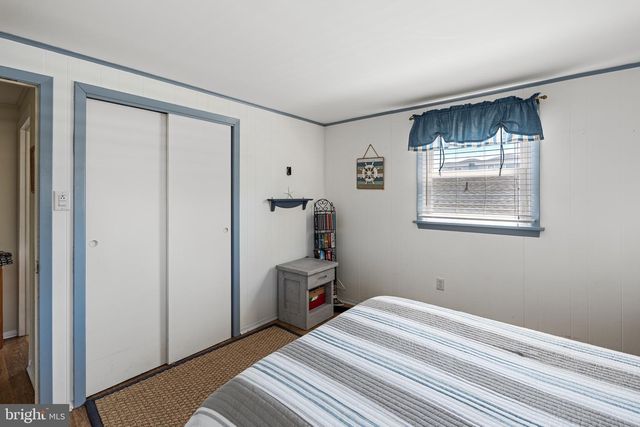 326 S 2ND ST, Surf City, NJ 08008