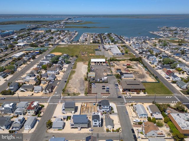 326 S 2ND ST, Surf City, NJ 08008