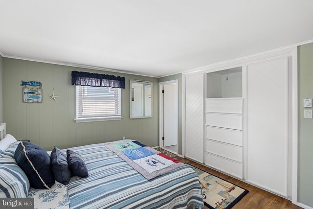 326 S 2ND ST, Surf City, NJ 08008