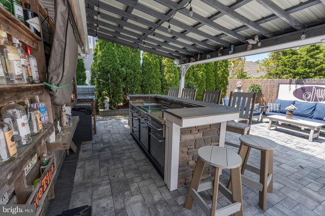 326 S 2ND ST, Surf City, NJ 08008