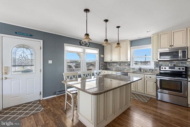 326 S 2ND ST, Surf City, NJ 08008