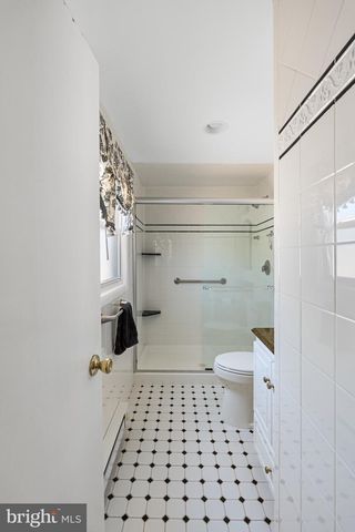 326 S 2ND ST, Surf City, NJ 08008