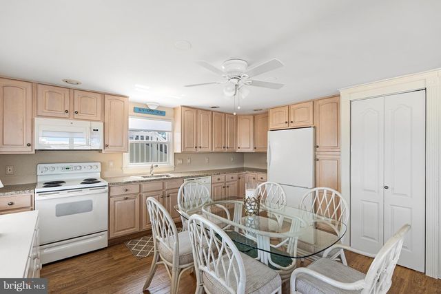 326 S 2ND ST, Surf City, NJ 08008
