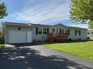 105 Aztanlan STREET #43, Johnson Creek, WI 53038
