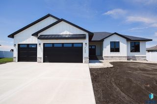 725 S Granite Cir, Tea, SD 57064