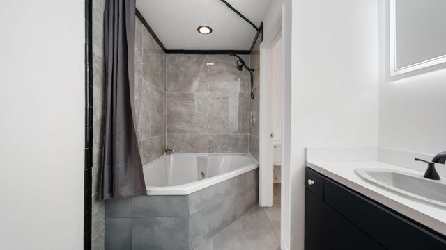 1700 SE 15th St 302, Fort Lauderdale, FL 33316