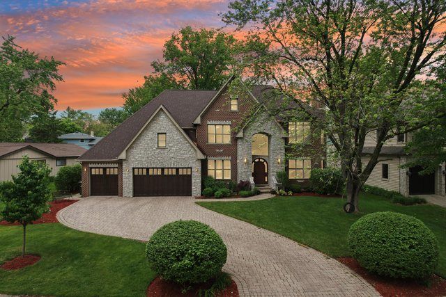 557 Juniper Drive, Naperville, IL 60540