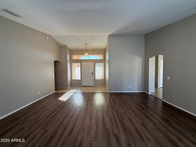 7039 S 19TH Street, Phoenix, AZ 85042