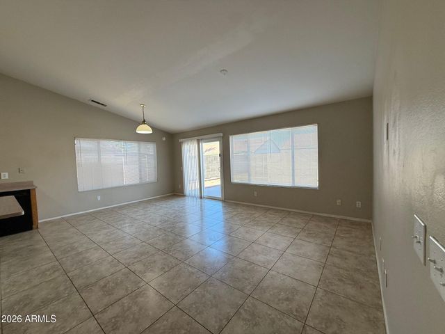 7039 S 19TH Street, Phoenix, AZ 85042
