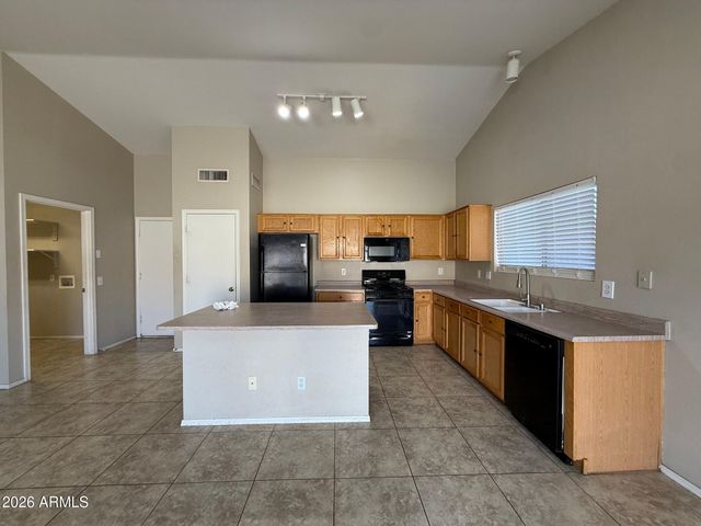 7039 S 19TH Street, Phoenix, AZ 85042