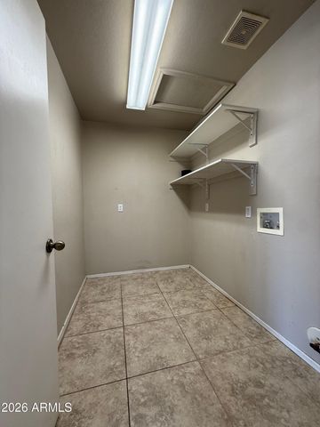 7039 S 19TH Street, Phoenix, AZ 85042
