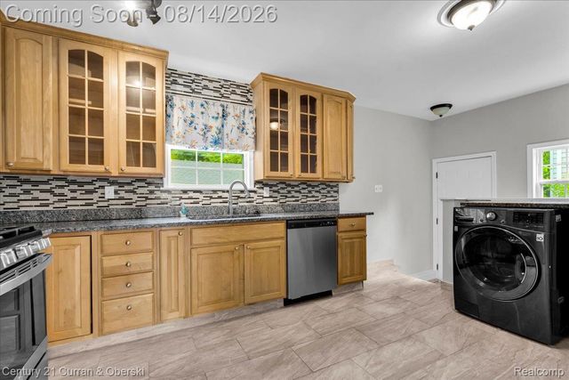 17424 Salem Street, Detroit, MI 48219