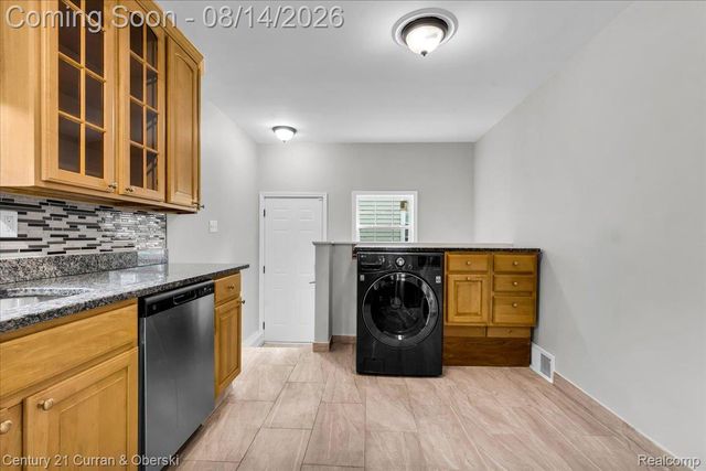 17424 Salem Street, Detroit, MI 48219