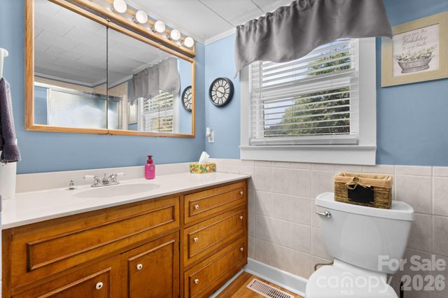2008 Walt Arney Road, Lenoir, NC 28645